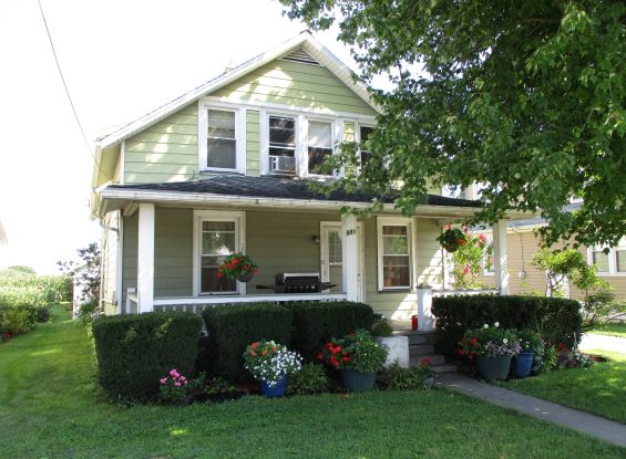 Public Auction – 981 West Main St