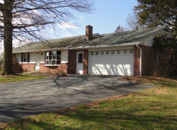 469 Fairview Rd, New Providence 17560