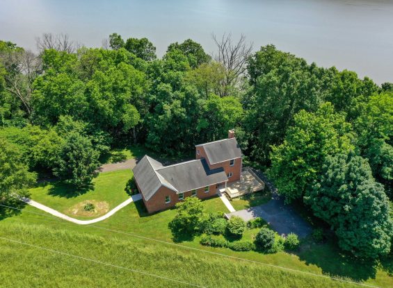 Public Real Estate Auction Lancaster County