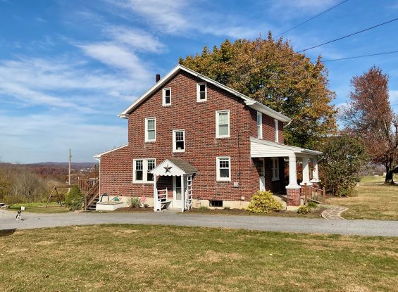 Public Real Estate Auction Fivepointville/Terre Hill