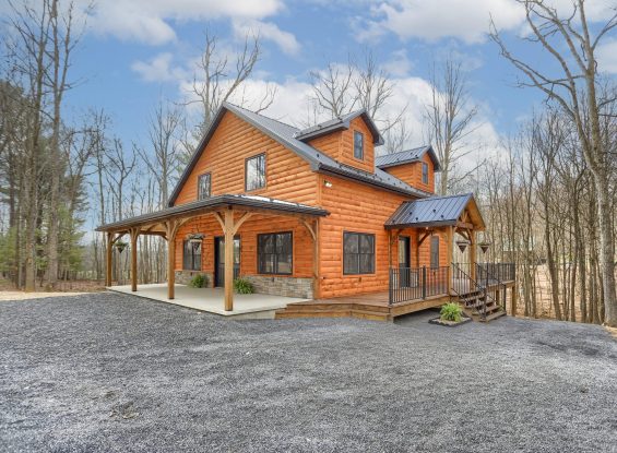 Public Real Estate Auction 3.92+/- Acres w/Deluxe Cabin