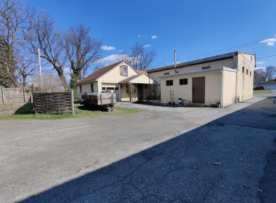 Public Real Estate Auction Commercial Property w/2 Shops and Home