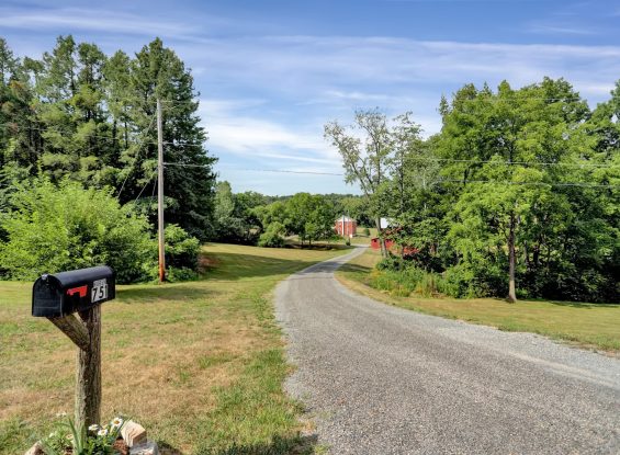 Public Real Estate Auction +/- 12 Acre Farmette – Snyder County