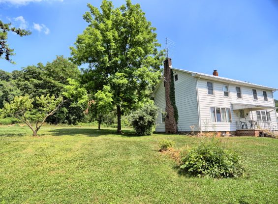 Public Real Estate Auction +/- 23 Acre Farmette Juniata County