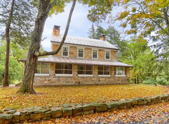 Public Real Estate Auction 5+/- Ac Historical Home Perry Co.