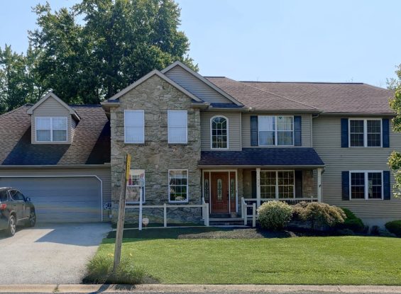 Public Real Estate Auction- 991 Hidden Hollow Dr.