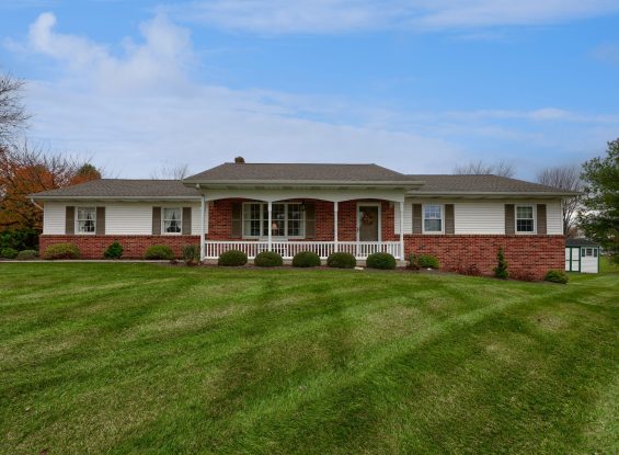 Public Real Estate Auction .38 Acre Ranch Home Lancaster Co.