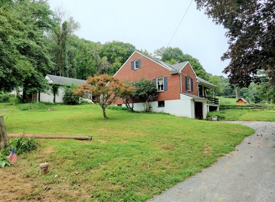 Public Auction – 3486 Willow St Pike S