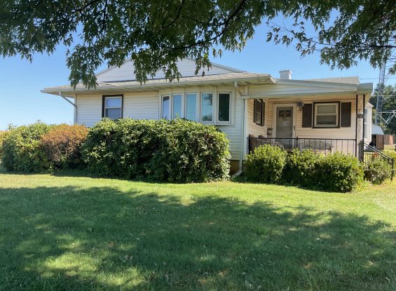 Public Real Estate Auction 1.3+/- Ac. Lancaster Co.