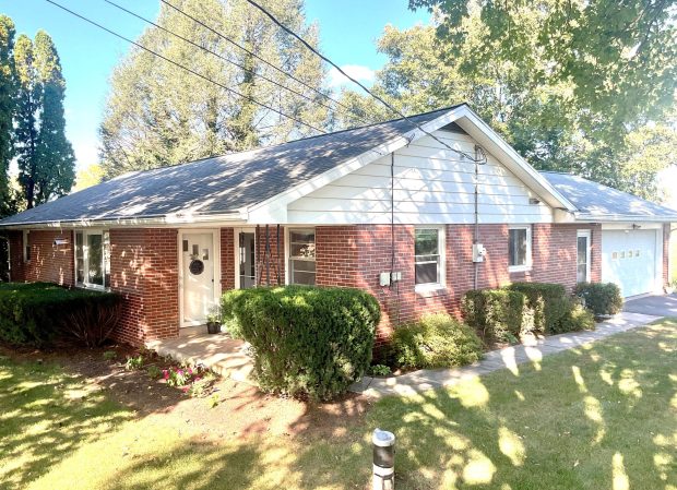 Public Real Estate Auction 1+/- Acre Property Lancaster Co.