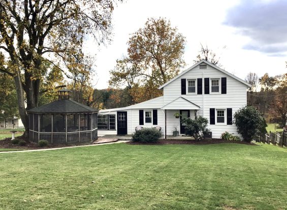 Public Real Estate Auction 1.6+/- Ac. Lancaster County