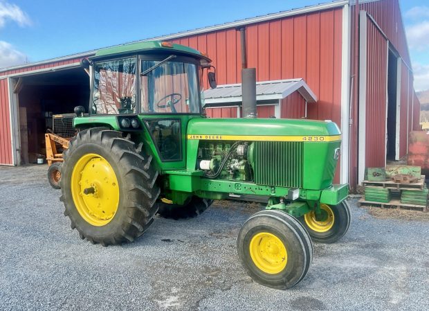 Public Auction Tractors, Late Model Farm Equipment Lancaster Co